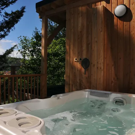 Lodges Arverne Vic-le-Comte Extérieur photo