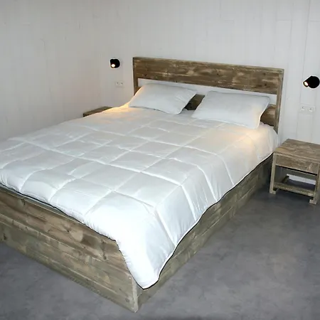Lodges Arverne Vic-le-Comte Extérieur photo